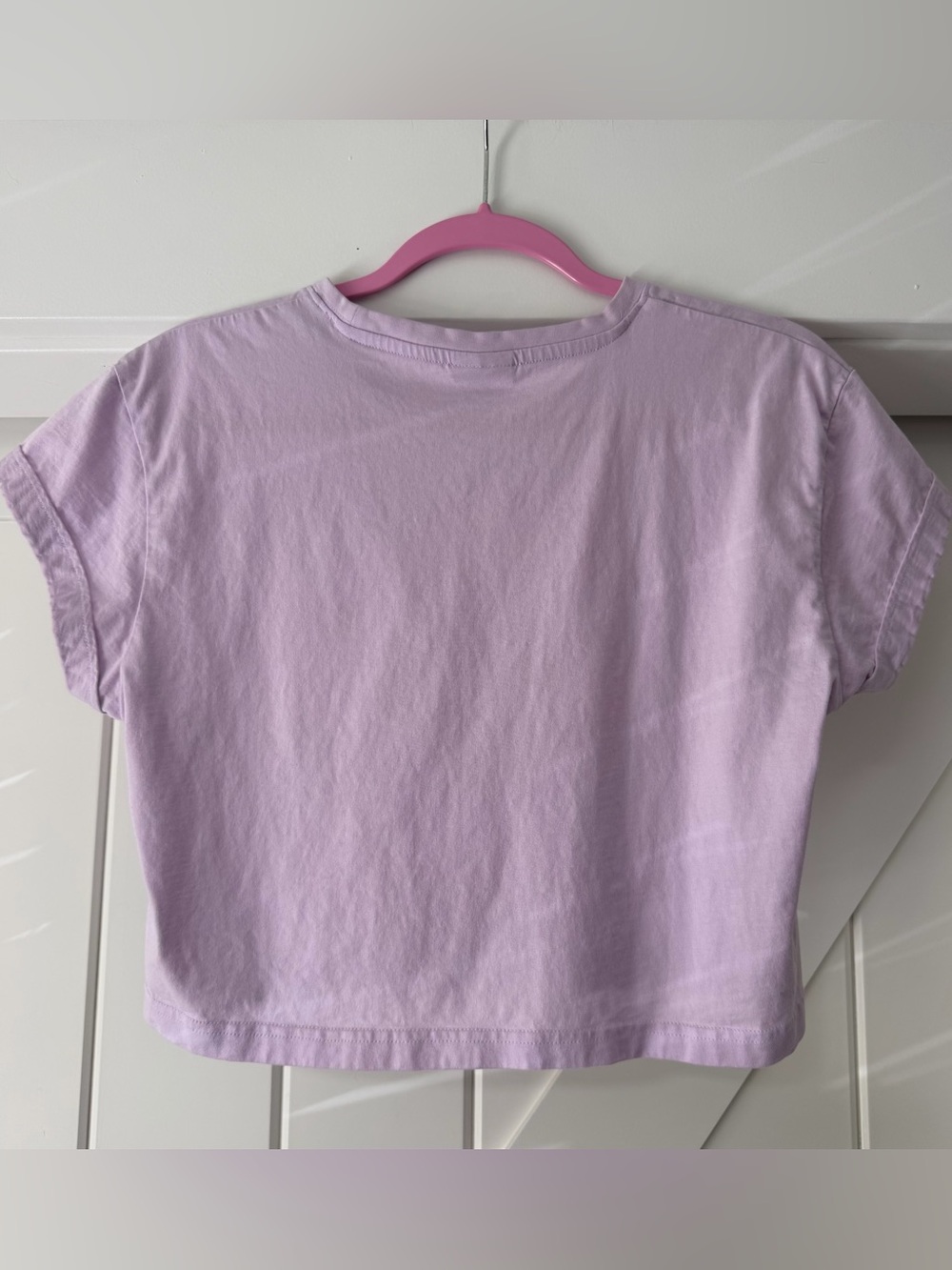 Gymshark Lilac Short Sleeve Cropped Tee with Black Logo (large) - Picture 4 of 4